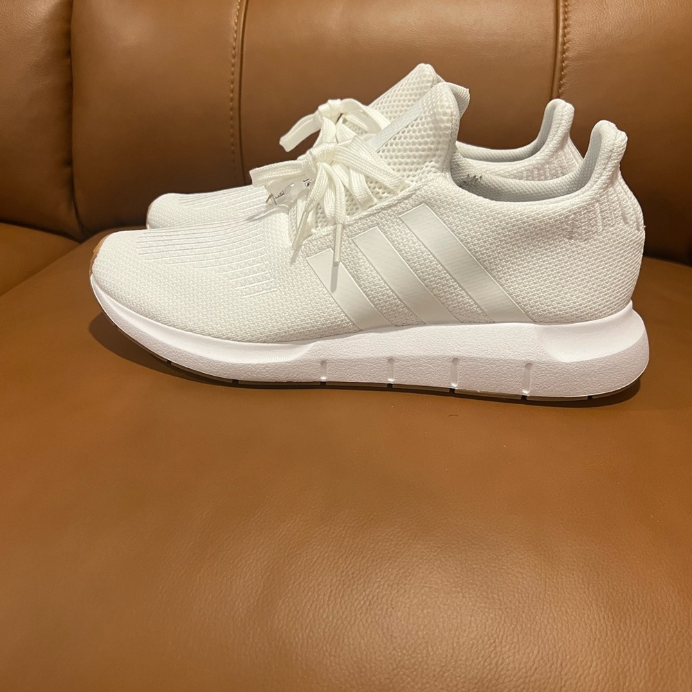 Adidas Swift Run